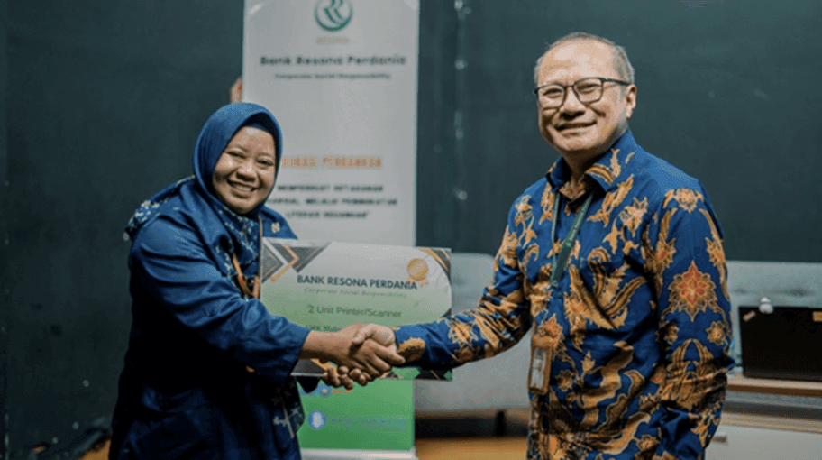 Program Literasi Keuangan kepada Murid dan Guru SMK Mahardhika Surabaya & CSR BRP Cerdas